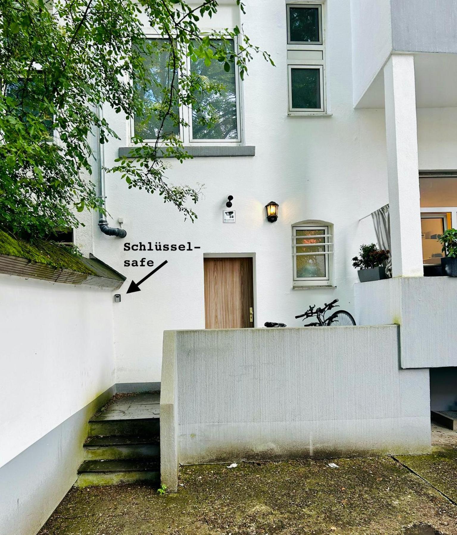 Feelslikehome - Urbane Altbauwohnung Mit Dachterasse& Parkplatz 보훔 외부 사진